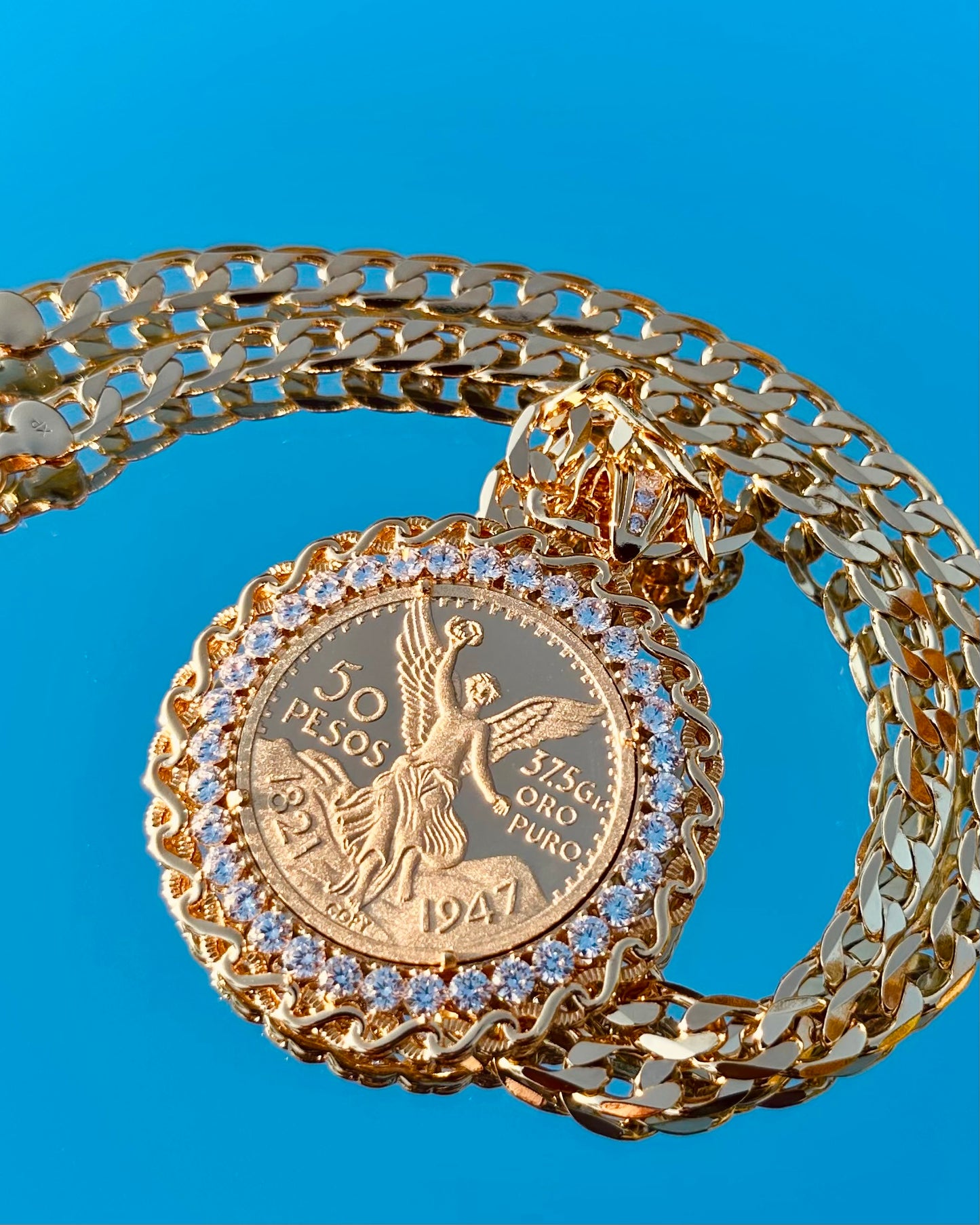 Centenario Legend Pendant & Necklace