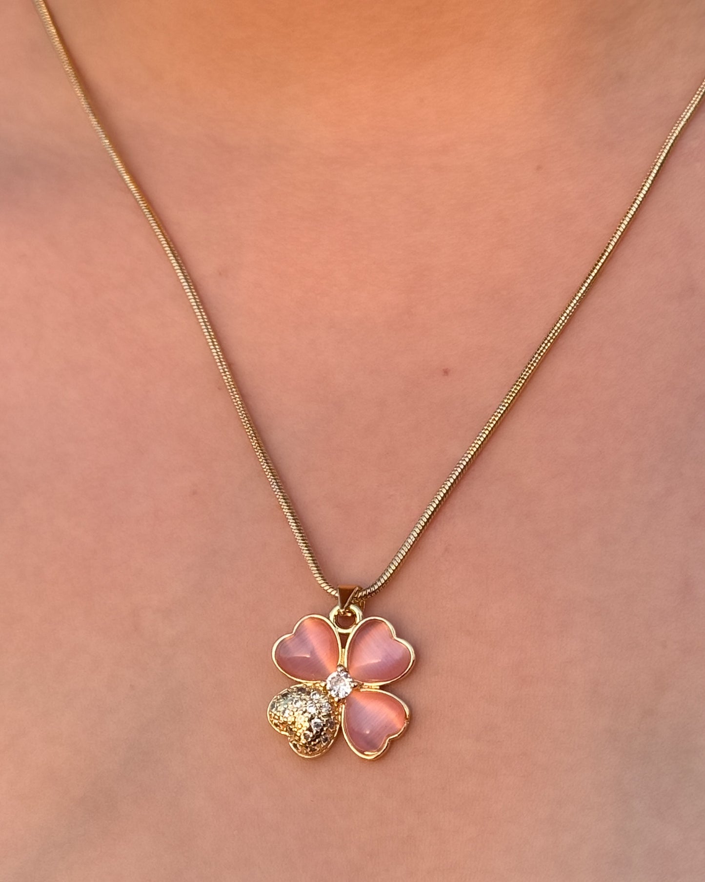 ๐ธ Blush Clover Elegance Necklace