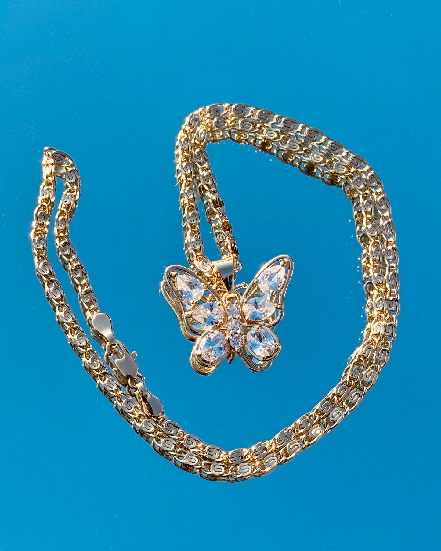 🦋 Crystal Butterfly Necklace