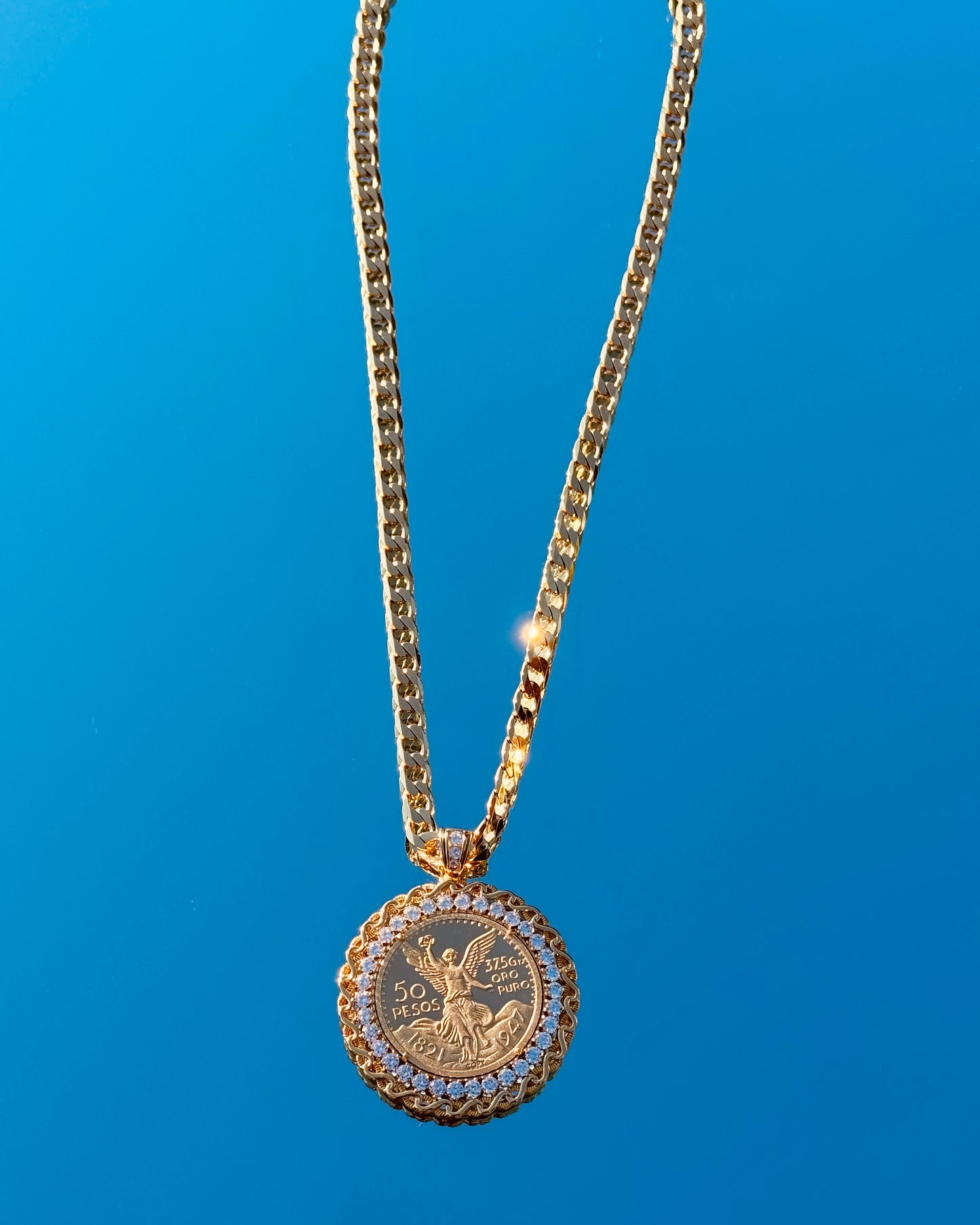 Centenario Legend Pendant & Necklace