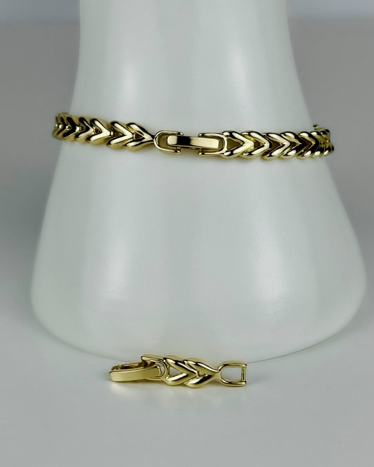 Golden Arrow Glam Bracelet ✨