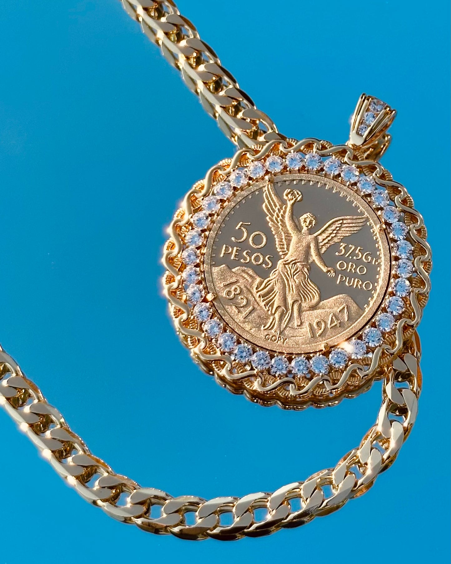 Centenario Legend Pendant & Necklace