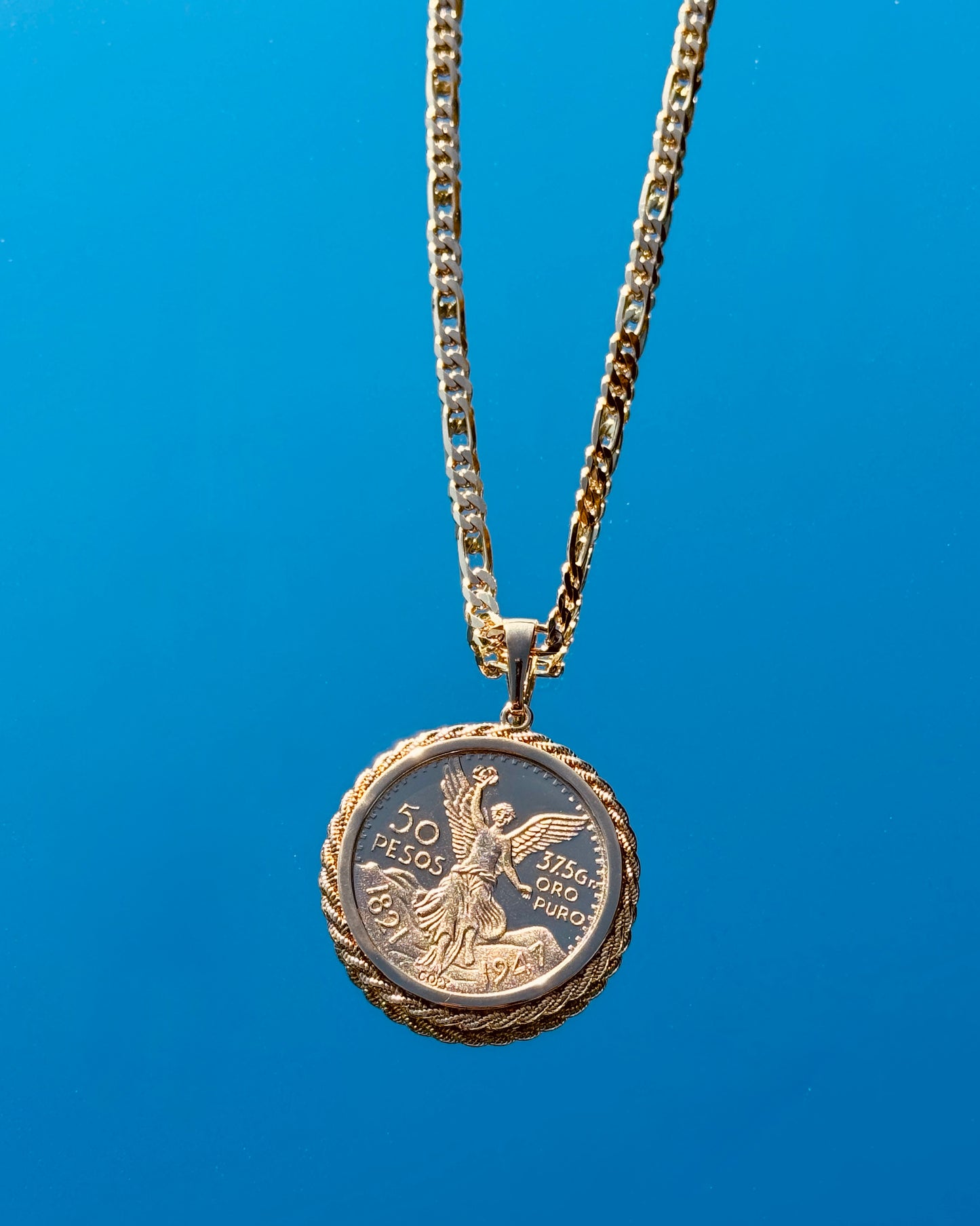 Centenario Pendant With Figaro Chain